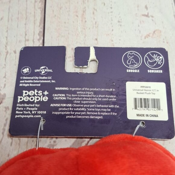 Universal Studios E.T. ET Dog Toy 8" Plush Squeaker Red Hoodie Basket Dogs - Picture 4 of 8